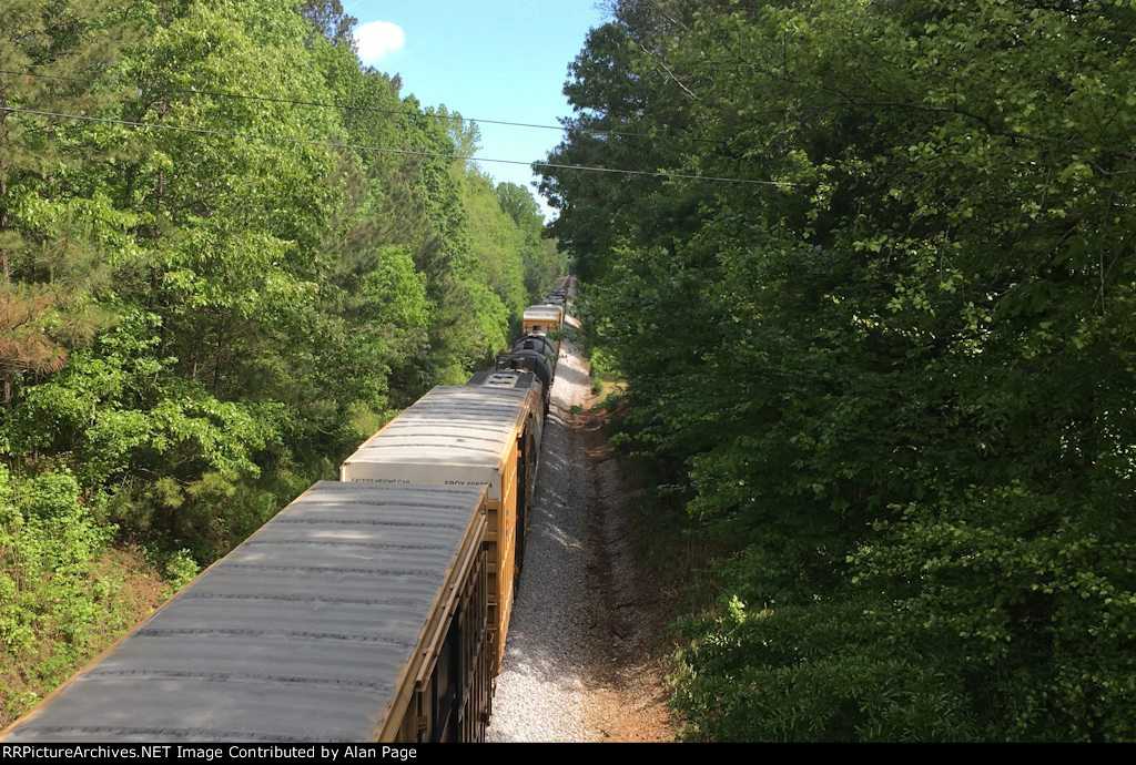 CSX 865 leads NB